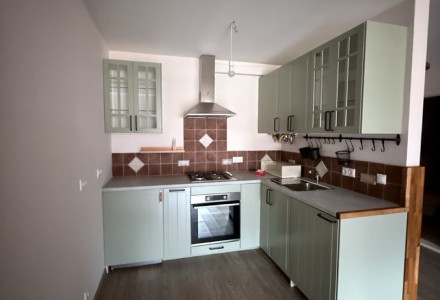 Уютен апартамент с камина и гледка към планината